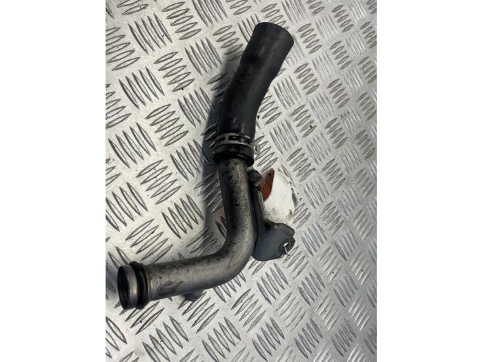 Gebruikte Waterpijp Renault Master III (FV) 2.3 dCi 125 16V RWD Prijs € 25,00 Margeregeling aangeboden door EU Engines & Parts BV