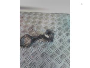 Gebruikte Zuiger Mercedes Vito (639.7) 3.0 122 CDI V6 24V Prijs € 125,00 Margeregeling aangeboden door EU Engines & Parts BV