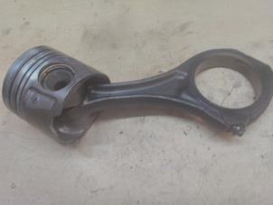 Gebruikte Zuiger Mercedes Vito (639.7) 3.0 122 CDI V6 24V Prijs € 125,00 Margeregeling aangeboden door EU Engines & Parts BV