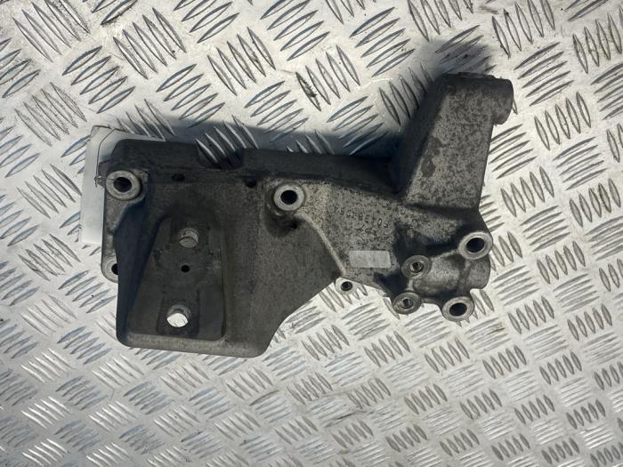 Gebruikte Motorsteun Iveco New Daily VI 35C17, 35S17, 40C17, 50C17, 65C17, 70C17 Prijs € 95,00 Margeregeling aangeboden door EU Engines & Parts BV
