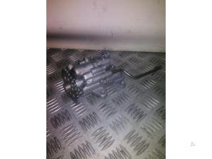 Gebruikte Oliepomp Ford Transit 2.2 TDCi 16V RWD Prijs € 50,00 Margeregeling aangeboden door EU Engines & Parts BV