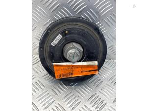 Gebruikte Krukas Poelie Renault Trafic New (FL) 2.0 dCi 16V 115 Prijs € 50,00 Margeregeling aangeboden door EU Engines & Parts BV