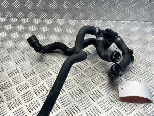 Nieuwe Koelwaterslang Mercedes GLE (V167) 450 EQ Boost 3.0 24V 4-Matic Prijs € 102,85 Inclusief btw aangeboden door EU Engines & Parts BV