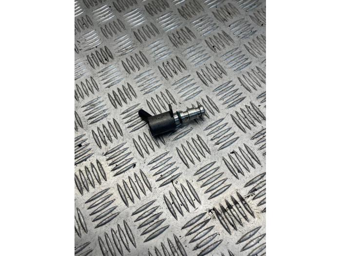 Gebruikte Nokkenas Sensor Ford Focus 3 1.0 Ti-VCT EcoBoost 12V 125 Prijs € 35,00 Margeregeling aangeboden door EU Engines & Parts BV