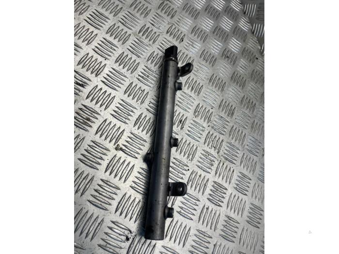 Gebruikte Common rail (Injectie) Mercedes C (W204) 3.0 C-320 CDI V6 24V Prijs € 50,00 Margeregeling aangeboden door EU Engines & Parts BV