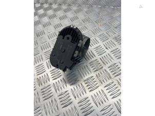 Gebruikte Gasklephuis Mercedes C (W204) 2.2 C-220 CDI 16V Prijs € 45,00 Margeregeling aangeboden door EU Engines & Parts BV