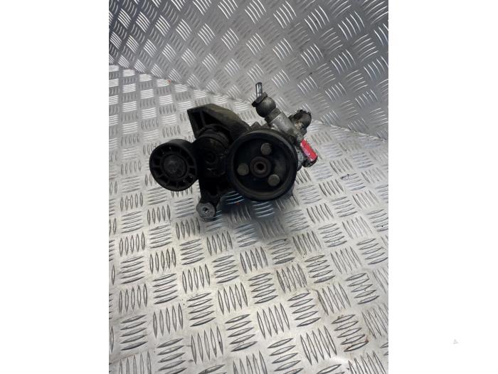 Gebruikte Servopomp Iveco New Daily IV 29L12V, 29L12V/P Prijs € 125,00 Margeregeling aangeboden door EU Engines & Parts BV