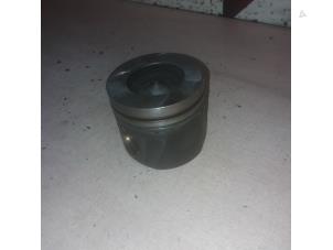 Gebruikte Zuiger Mercedes E (W212) E-350 CDI BlueEfficiency 3.0 V6 24V Prijs € 25,00 Margeregeling aangeboden door EU Engines & Parts BV