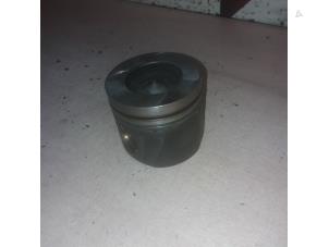 Gebruikte Zuiger Mercedes E (W212) E-350 CDI BlueEfficiency 3.0 V6 24V Prijs € 25,00 Margeregeling aangeboden door EU Engines & Parts BV