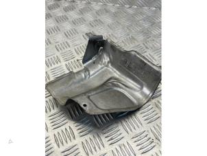 Gebruikte Hitteschild uitlaat Mercedes Sprinter 3,5t (906.13/906.23) 310 CDI 16V Prijs € 25,00 Margeregeling aangeboden door EU Engines & Parts BV