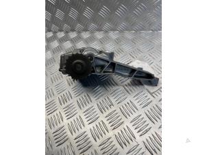 Gebruikte Oliepomp Mercedes Sprinter 3,5t (906.63) 318 CDI 24V Prijs € 50,00 Margeregeling aangeboden door EU Engines & Parts BV