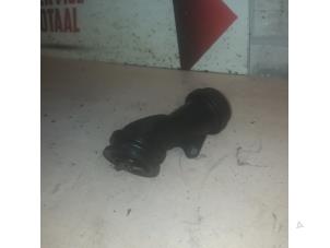 Gebruikte Olie vulpijp Mercedes Vito (639.6) 3.0 122 CDI V6 24V Prijs € 20,00 Margeregeling aangeboden door EU Engines & Parts BV