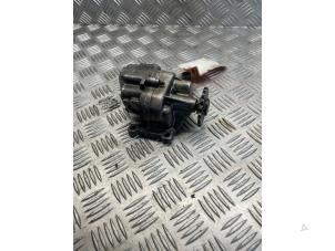 Gebruikte Oliepomp Mercedes Sprinter 3,5t (906.73) 315 CDI 16V Prijs € 50,00 Margeregeling aangeboden door EU Engines & Parts BV