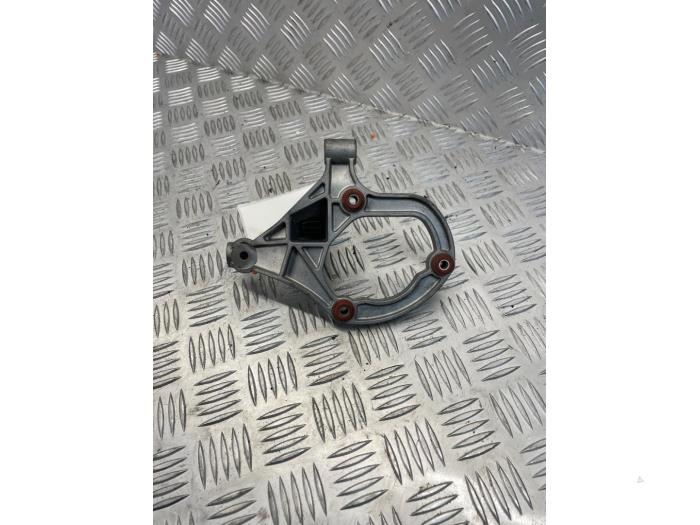 Gebruikte Diversen Mercedes E (C207) E-200 CGI 16V BlueEfficiency Prijs € 25,00 Margeregeling aangeboden door EU Engines & Parts BV