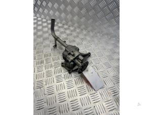 Gebruikte Oliepomp Mercedes C (W203) 2.0 C-200K 16V Prijs € 55,00 Margeregeling aangeboden door EU Engines & Parts BV