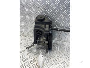 Gebruikte Servopomp Mercedes C (W204) 2.2 C-200 CDI 16V BlueEFFICIENCY Prijs € 125,00 Margeregeling aangeboden door EU Engines & Parts BV