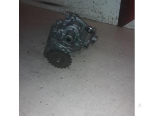 Gebruikte Oliepomp Renault Master III (FV) 2.3 dCi 125 16V RWD Prijs € 50,00 Margeregeling aangeboden door EU Engines & Parts BV