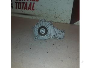 Gebruikte Waterpomp Ford Focus 3 1.6 TDCi Prijs € 25,00 Margeregeling aangeboden door EU Engines & Parts BV