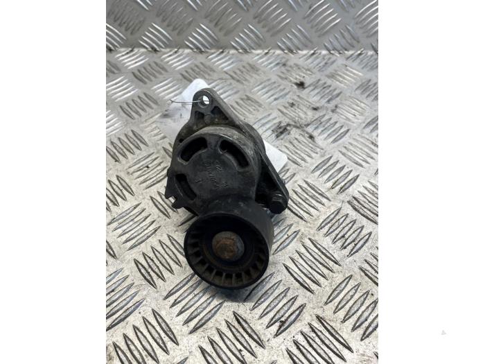 Gebruikte Spanrol Multiriem Renault Master II (ED/HD/UD) 2.5 dCi 16V 100 Prijs € 20,00 Margeregeling aangeboden door EU Engines & Parts BV