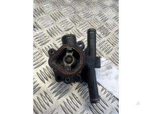 Gebruikte Thermostaathuis Renault Master III (EV/HV/UV/VA/VB/VD/VF/VG/VJ) 2.3 dCi 125 16V FWD Prijs € 25,00 Margeregeling aangeboden door EU Engines & Parts BV