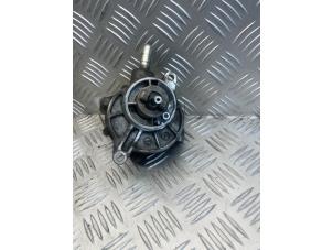 Gebruikte Vacuumpomp (Diesel) Mercedes E Combi (S211) 2.2 E-200 CDI 16V Prijs € 35,00 Margeregeling aangeboden door EU Engines & Parts BV