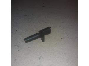 Gebruikte Nokkenas Sensor Mercedes C (W204) 1.8 C-180 CGI 16V Prijs € 10,00 Margeregeling aangeboden door EU Engines & Parts BV