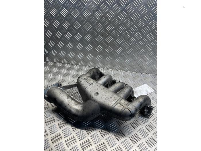 Gebruikte Spruitstuk Inlaat Volkswagen Transporter/Caravelle T5 2.5 TDi Prijs € 75,00 Margeregeling aangeboden door EU Engines & Parts BV