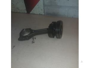 Gebruikte Zuiger Mercedes A (W176) 1.5 A-180 CDI, A-180d 16V Prijs € 100,00 Margeregeling aangeboden door EU Engines & Parts BV