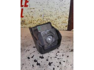 Gebruikte Motorsteun Volkswagen Crafter 2.5 TDI 30/35/50 Prijs € 25,00 Margeregeling aangeboden door EU Engines & Parts BV