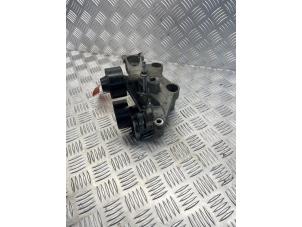 Gebruikte Dynamosteun onder Renault Trafic (1FL/2FL/3FL/4FL) 1.6 dCi 115 Prijs € 65,00 Margeregeling aangeboden door EU Engines & Parts BV