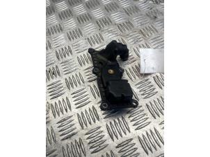 Gebruikte Carterventilatie Mercedes E (W213) E-200 2.0 Turbo 16V Prijs € 20,00 Margeregeling aangeboden door EU Engines & Parts BV