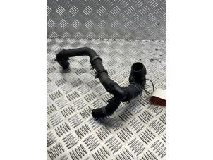 Gebruikte Waterslang aansluiting Mercedes C (W204) 1.6 C-180K 16V BlueEfficiency Prijs € 30,00 Margeregeling aangeboden door EU Engines & Parts BV