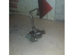 Gebruikte Hogedrukpomp Ford Focus 3 1.6 EcoBoost 16V Prijs € 150,00 Margeregeling aangeboden door EU Engines & Parts BV