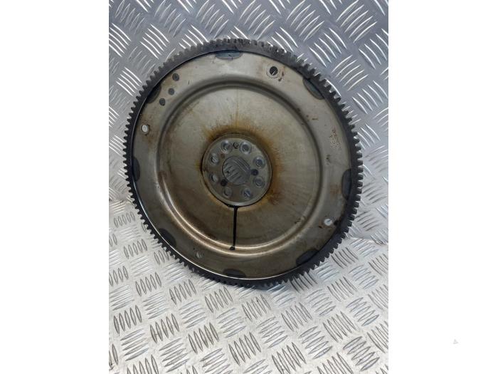 Gebruikte Vliegwiel Landrover Range Rover IV (LG) 4.4 SDV8 32V Prijs € 75,00 Margeregeling aangeboden door EU Engines & Parts BV