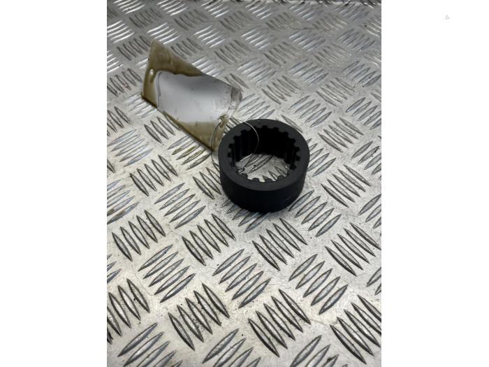 Gebruikte Multiriem Volkswagen Transporter/Caravelle T5 2.5 TDi Prijs € 15,00 Margeregeling aangeboden door EU Engines & Parts BV