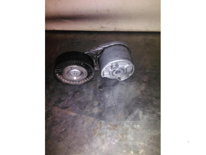 Gebruikte Spanner multiriem Ford Fiesta 6 (JA8) 1.0 EcoBoost 12V 125 Prijs € 25,00 Margeregeling aangeboden door EU Engines & Parts BV
