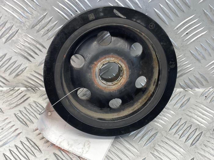 Krukas Poelie van een Mercedes-Benz B (W246) 1.6 B-180 BlueEFFICIENCY Turbo 16V 2017