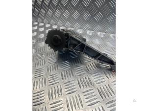 Gebruikte Oliepomp Mercedes CLS (C218) 350 CDI BlueEfficiency,d 3.0 V6 24V Prijs € 50,00 Margeregeling aangeboden door EU Engines & Parts BV