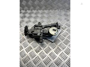 Gebruikte Oliepomp Opel Vivaro 2.5 CDTI 16V Prijs € 50,00 Margeregeling aangeboden door EU Engines & Parts BV