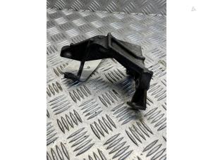 Gebruikte Steun dieselpomp Renault Kangoo (KC) 1.9 dTi 4x4 Prijs € 20,00 Margeregeling aangeboden door EU Engines & Parts BV