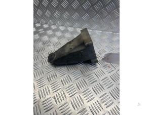 Gebruikte Motorsteun Mercedes C (W203) 1.8 C-200K 16V Prijs € 35,00 Margeregeling aangeboden door EU Engines & Parts BV