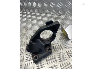 Gebruikte Motorsteun Renault Trafic New (JL) 2.0 dCi 16V 90 Prijs € 35,00 Margeregeling aangeboden door EU Engines & Parts BV