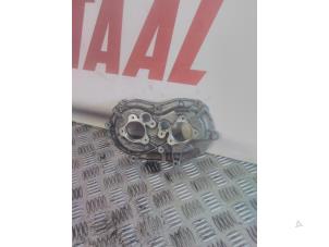 Gebruikte Distributiedeksel Mercedes C Combi (S203) 3.0 C-280 V6 24V Prijs € 35,00 Margeregeling aangeboden door EU Engines & Parts BV