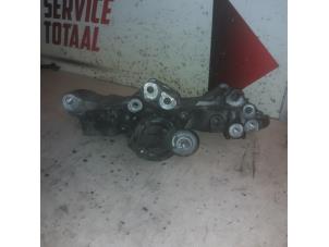 Gebruikte Dynamosteun onder BMW 5 serie Touring (F11) M550d xDrive 24V Prijs € 35,00 Margeregeling aangeboden door EU Engines & Parts BV