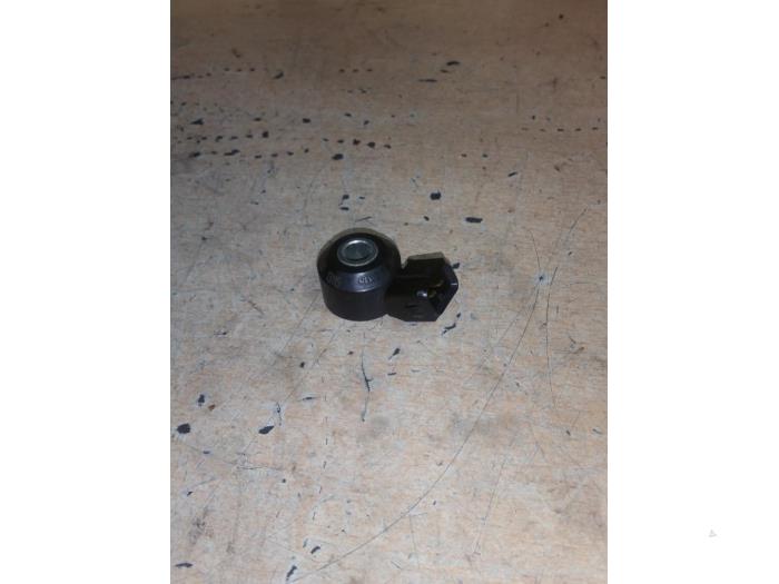 Pingelsensor van een Mercedes-Benz A (W176) 1.6 A-200 16V 2014