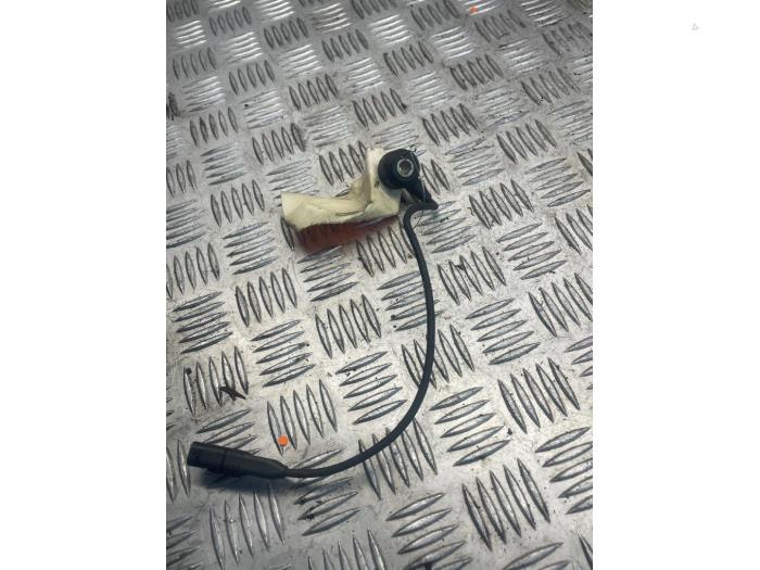 Pingelsensor van een Mercedes-Benz CLA (117.3) 1.6 CLA-180 16V 2014