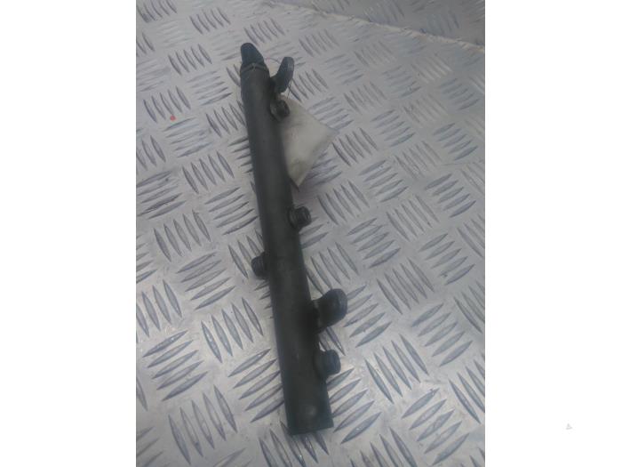 Gebruikte Galerij (Injectie) Mercedes S (222.0/222.1) 3.0 S-350 BlueTEC, S-350d 24V Prijs € 50,00 Margeregeling aangeboden door EU Engines & Parts BV