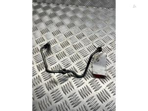 Gebruikte Oliedruk Leiding Mercedes E (W212) E-200 CDI 16V BlueEfficiency,BlueTEC Prijs € 25,00 Margeregeling aangeboden door EU Engines & Parts BV