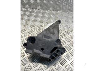 Gebruikte Motorrubber Volkswagen Transporter/Caravelle T5 1.9 TDi Prijs € 30,00 Margeregeling aangeboden door EU Engines & Parts BV