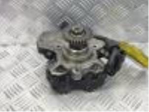 Gebruikte Brandstofpomp Mechanisch Mercedes CLS (C219) 320 CDI 24V Prijs € 125,00 Margeregeling aangeboden door EU Engines & Parts BV